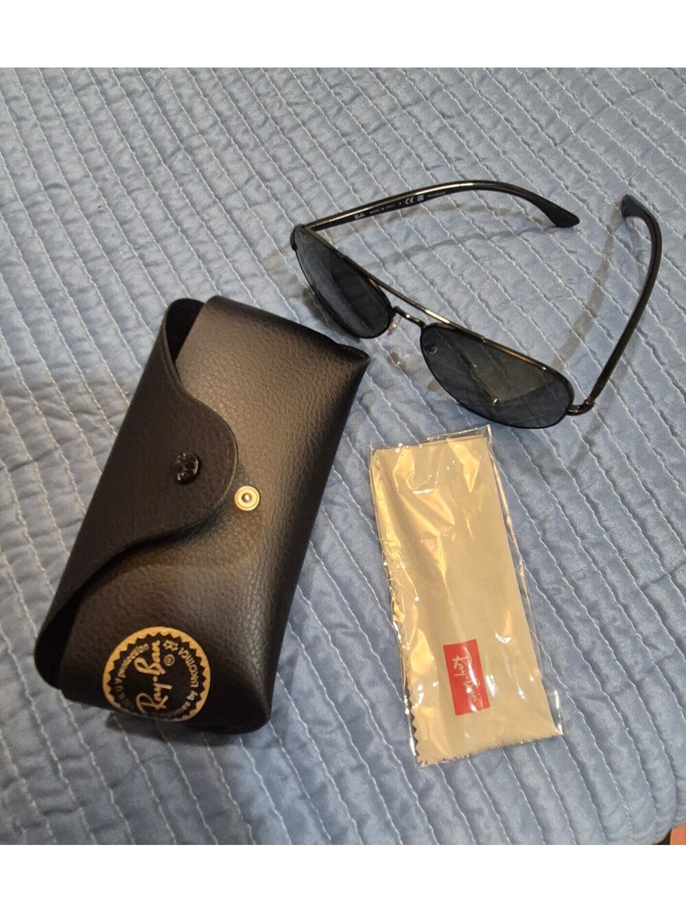 Classic, authentic Ray-Ban Aviator sunglasses